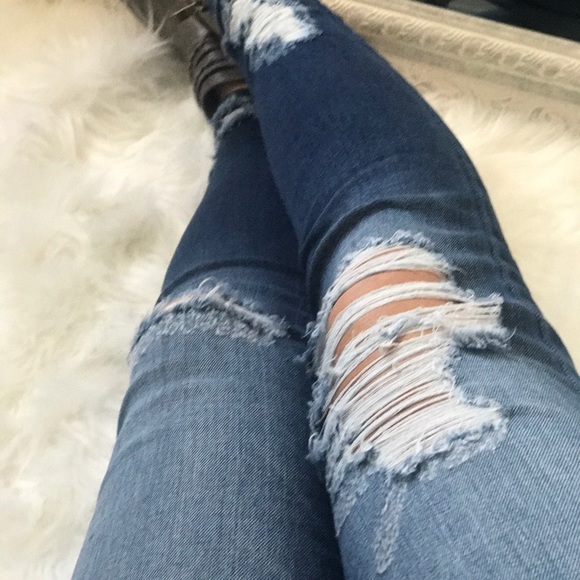 Destructed Skinny Jean - Picture 7 of 8